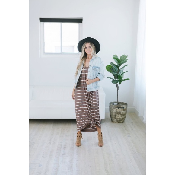 Dresses & Skirts - Host Pick 🌿✨ Beautiful Mocha Striped Maxi Dress